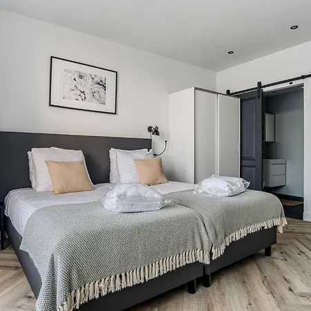 Hosted By Wendy Willem 3