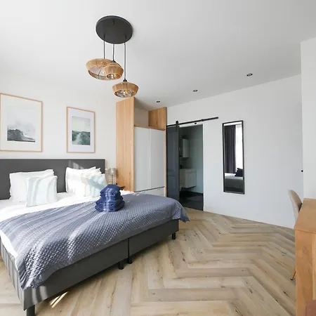 Hosted By Wendy Willem 3 デン・ハーグ