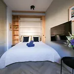 Hosted By Wendy Willem 3 *
