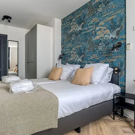 Hosted By Wendy Willem 3 *