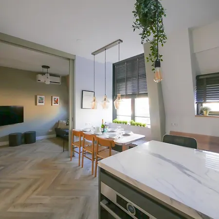 Hosted By Wendy Willem 3 * La Haye