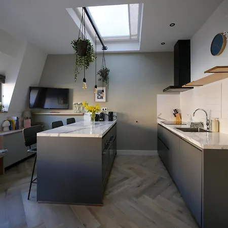 Hosted By Wendy Willem 3 Apartman