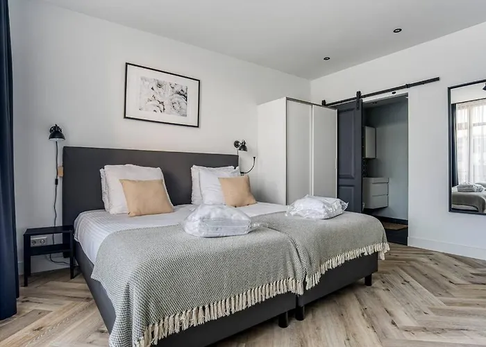 Hosted By Wendy Willem 3