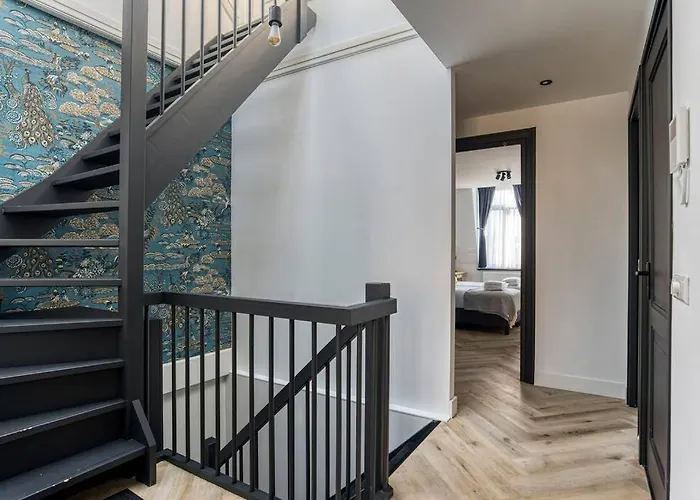 Hosted By Wendy Willem 3