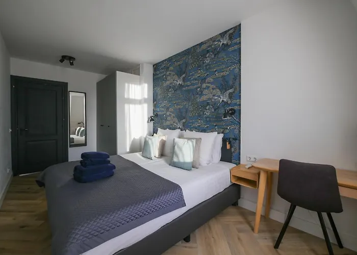 Hosted By Wendy Willem 3 La Haye