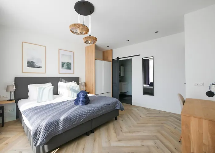 Hosted By Wendy Willem 3 Haag